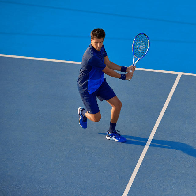 ¿Cómo sujetar correctamente la raqueta de tenis?